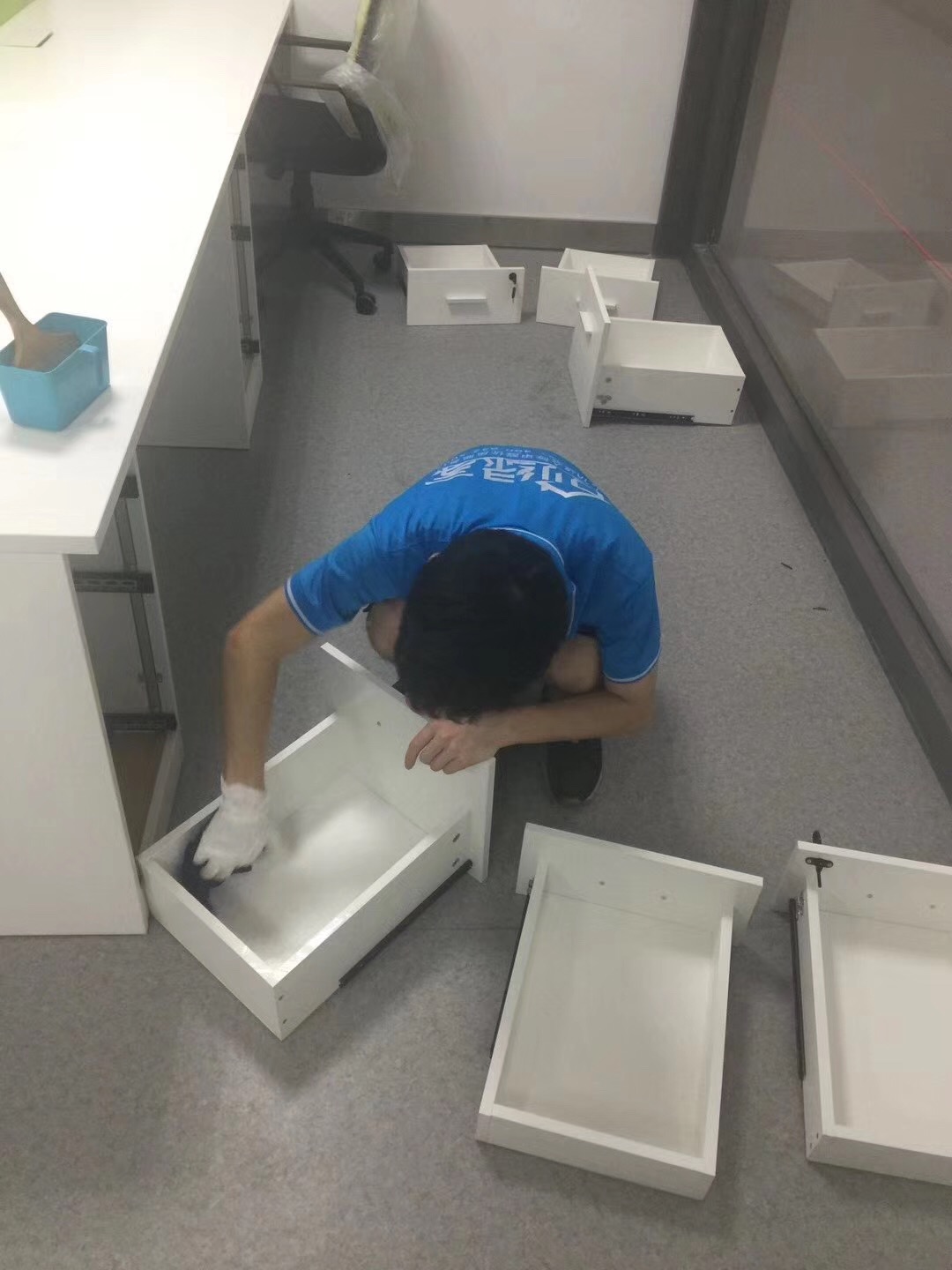 樂(lè)富設(shè)計(jì)園在一個(gè)loft創(chuàng)意產(chǎn)業(yè)園中，2760多方的一個(gè)大項(xiàng)目歷經(jīng)創(chuàng)綠家兩組工程師兩天兩夜的治理，典型loft式的裝修異味大大降低。樂(lè)富設(shè)計(jì)園的治理源于創(chuàng)綠家曾經(jīng)為泰普森旗下一家子公司甲醛治理，治理完畢效果非常好，所以泰普森集團(tuán)二次選擇我們治理。創(chuàng)綠家，值得您信任！