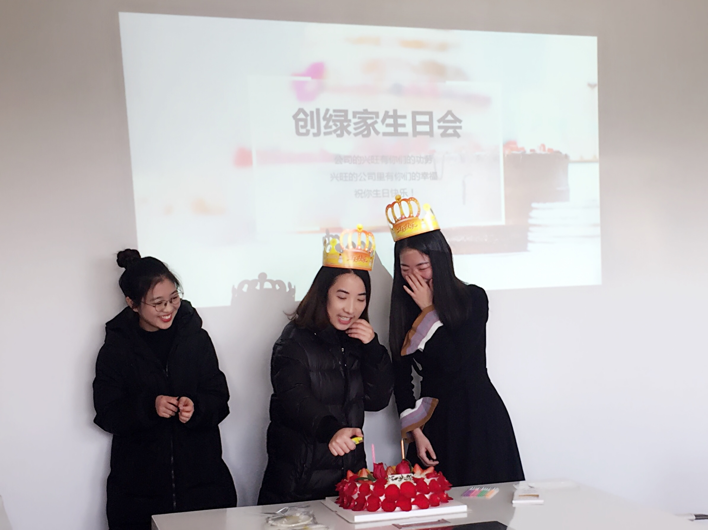 【1月生日會(huì)】本月壽星只有美少女，拍圖拍到小編手機(jī)內(nèi)存不夠啦！