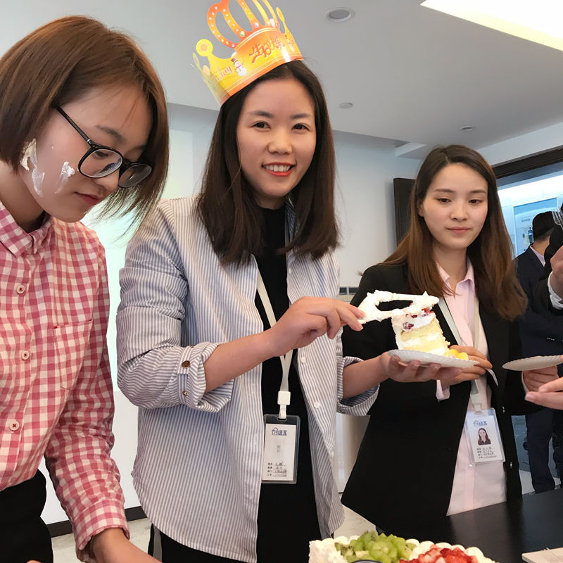 【4月生日會(huì)】業(yè)務(wù)很硬核，而我們只是甜美小公舉