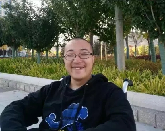 青春是用來(lái)奮斗的，除甲醛的青春最美麗！