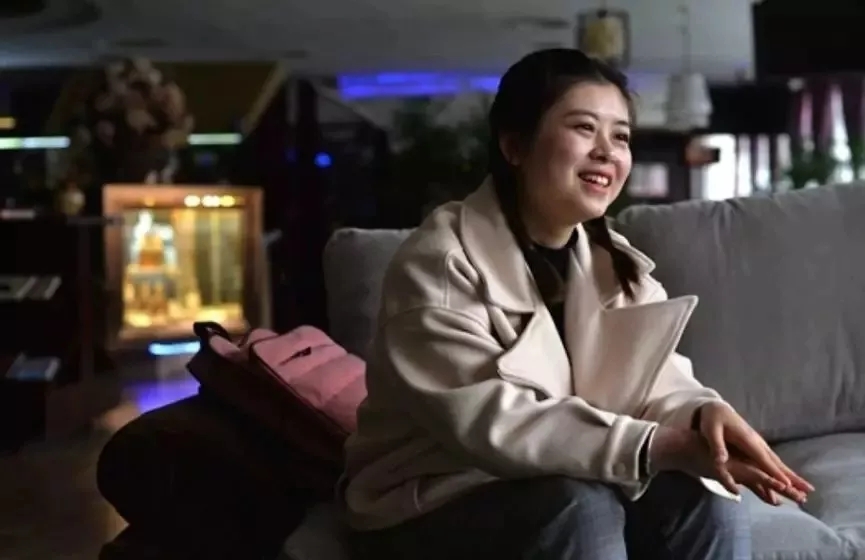 青春是用來(lái)奮斗的，除甲醛的青春最美麗！