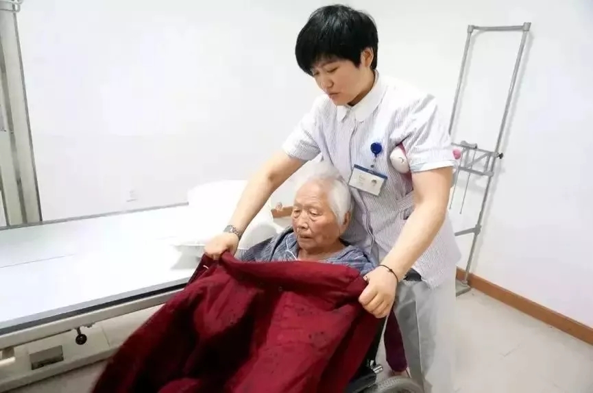 青春是用來(lái)奮斗的，除甲醛的青春最美麗！