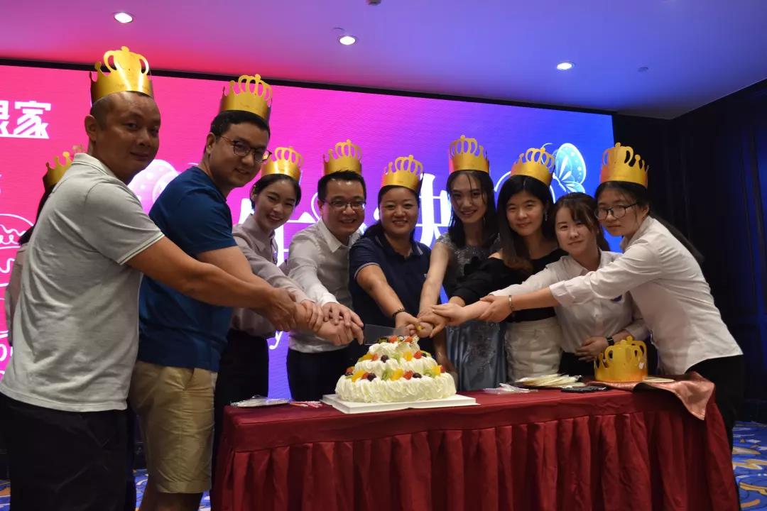 創(chuàng)綠家環(huán)保2018年中工作會(huì)議暨5周年慶典圓滿結(jié)束！