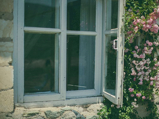 你認(rèn)為網(wǎng)上最正確的除甲醛方法是那個(gè)？