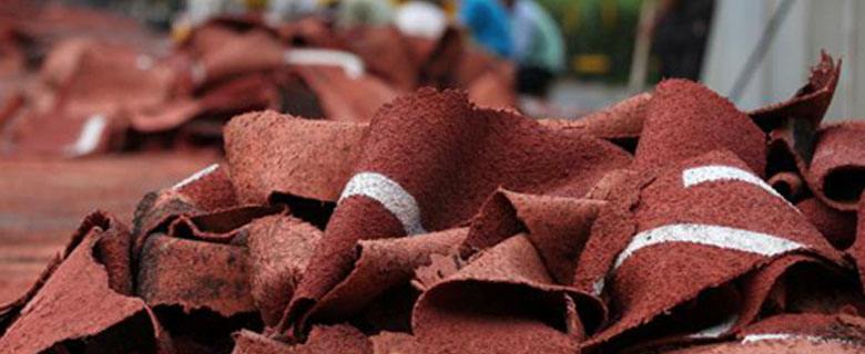 對(duì)“毒跑道”說(shuō)不，中小學(xué)塑膠跑道出強(qiáng)制新國(guó)標(biāo)：甲醛不得高于0.4mg