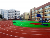 對“毒跑道”說不，中小學(xué)塑膠跑道出強(qiáng)制新國標(biāo)：甲醛不得高于0.4mg