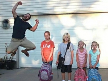 開(kāi)學(xué)倒計(jì)時(shí)，學(xué)校除甲醛讓熊孩子們?cè)獨(dú)鉂M滿迎接新學(xué)期！