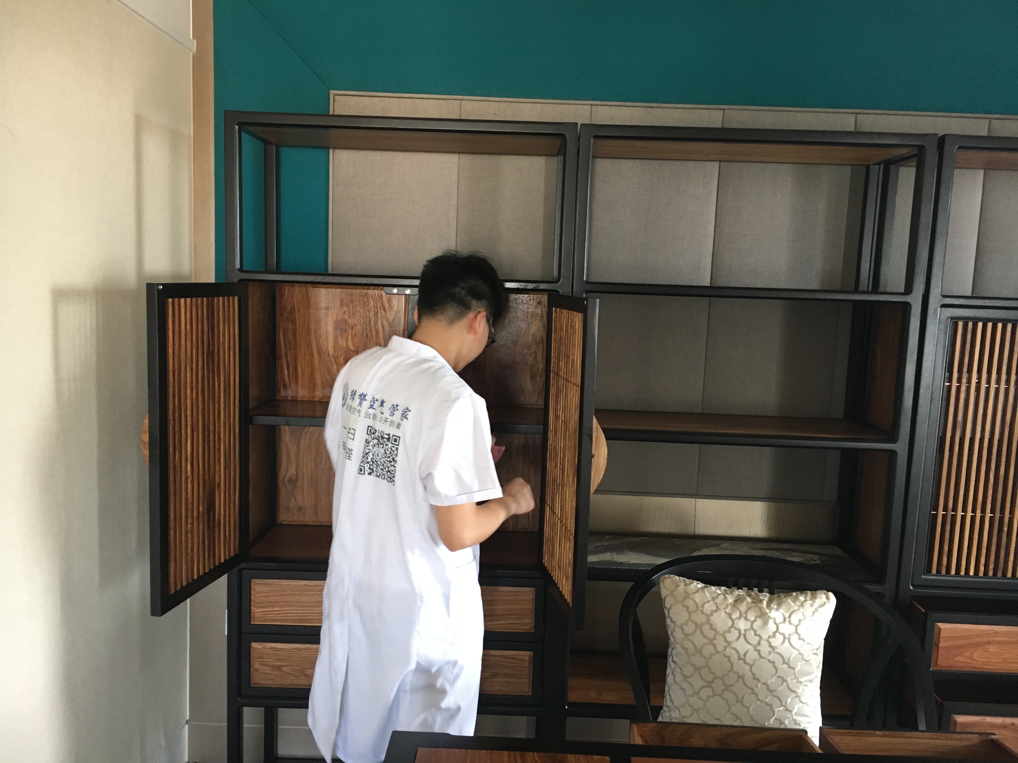 不懂得裝修后除甲醛讓書桌超標(biāo)，引起孩子厭學(xué)！